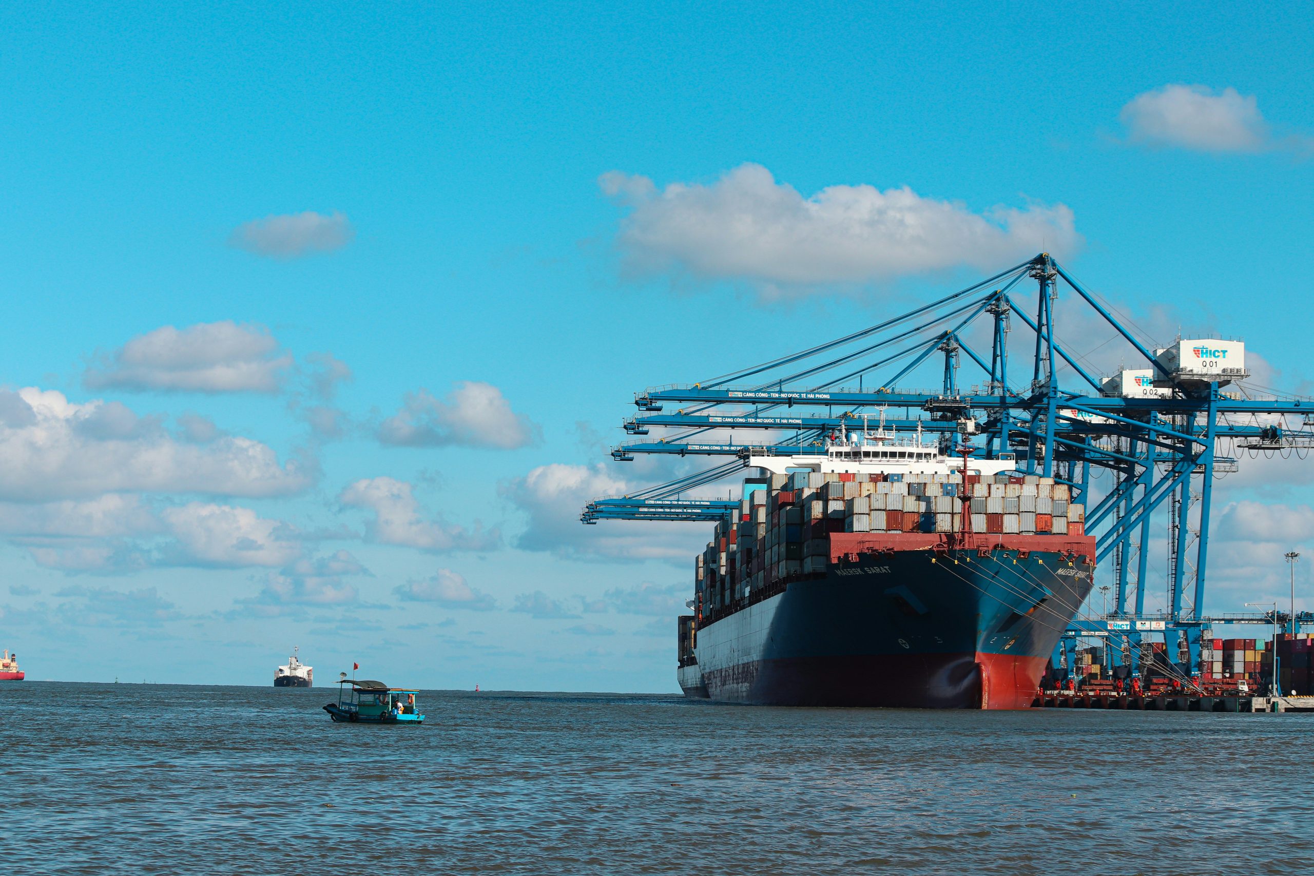 Optimize with RUBIK’s Ocean Freight: Navigate Global Trade Effortlessly